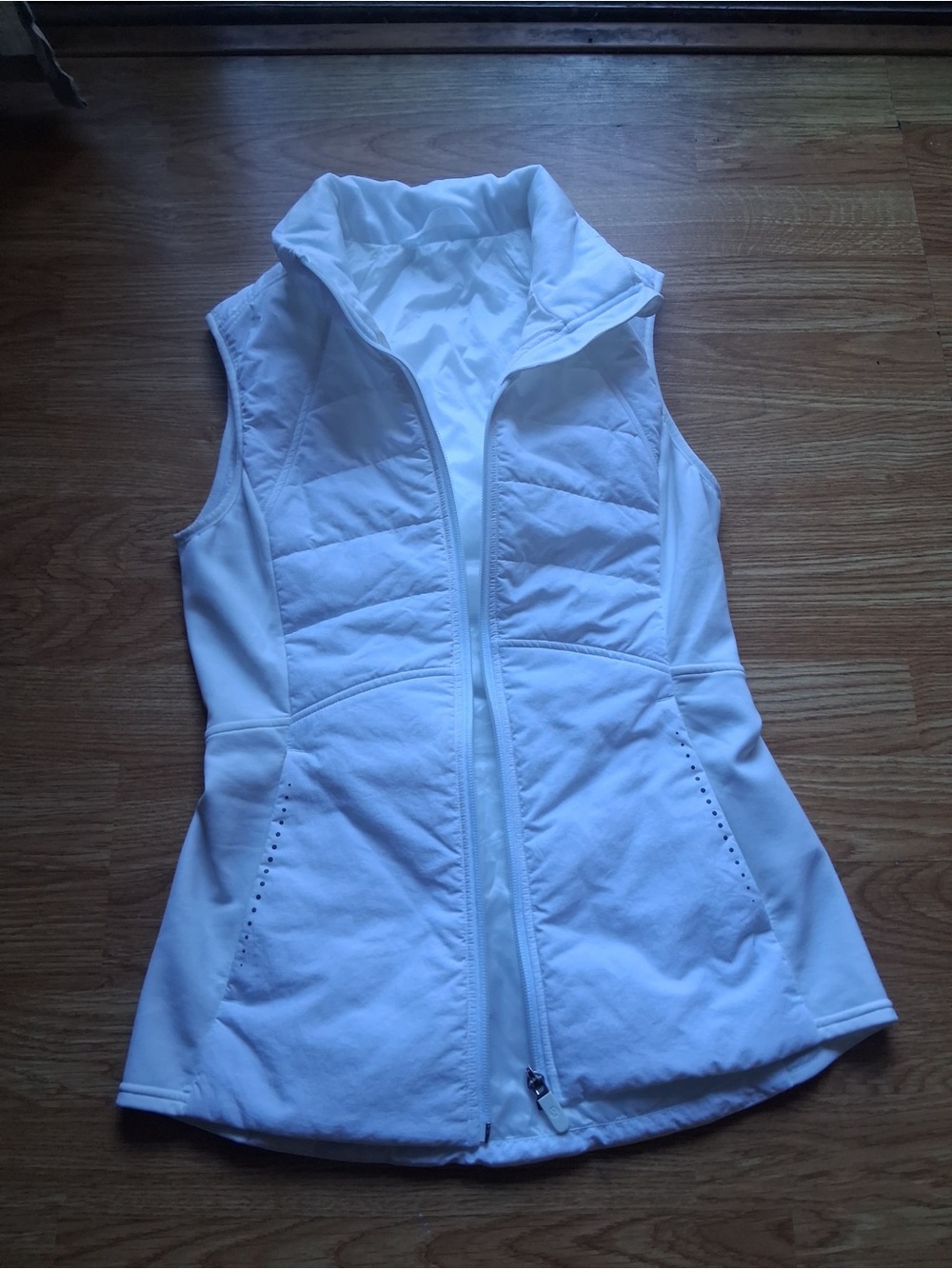 Lululemon Women's White Quilted Vest - Lightweight Sleeveless Jacket